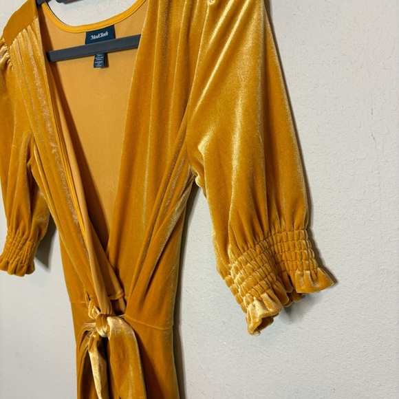 Modcloth Golden Yellow Velvet Short Sleeve Maxi Dress Size Small - Picture 3 of 7